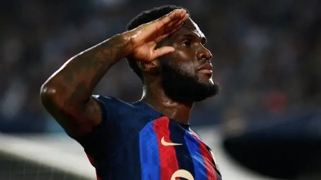 فيديو - الأهلي السعودي يضم نجم برشلونة كيسي