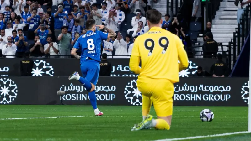 الدوري السعودي - الهلال يهزم نيوم ويؤجل تتويج النصر