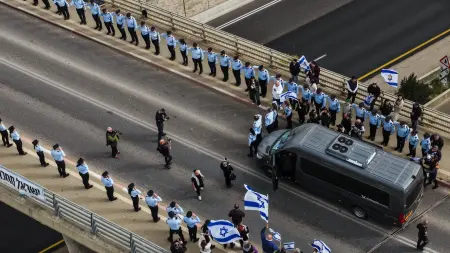 related_news_inside_blogsفي جنازة رسمية.. إسرائيل تشيّع آخر أسير عائد من غزة