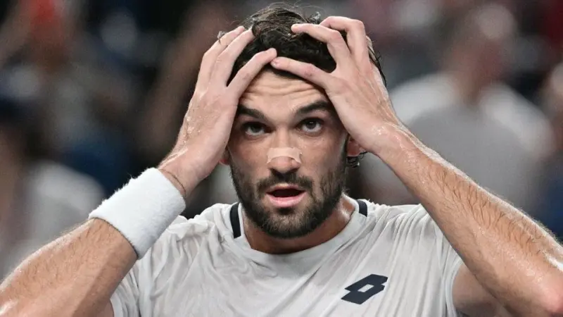 فاشرو يكسر كل التوقعات ويحقق لقب شنغهاي للتنس