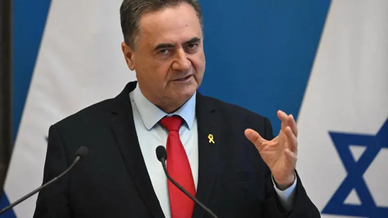 بعد الهجمات الأخيرة.. وزير الدفاع الإسرائيلي يوجه رسالة للرئيس اللبناني