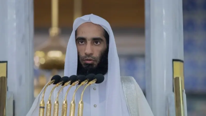 ما سبب إعفاء الشيخ أحمد بن طالب حميد من مهامه بالمسجد النبوي؟