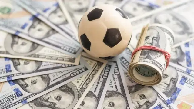 انفاق غير مسبوق في انتقالات الصيف المنقضي (إكس) انفاق غير مسبوق في انتقالات الصيف المنقضي (إكس)