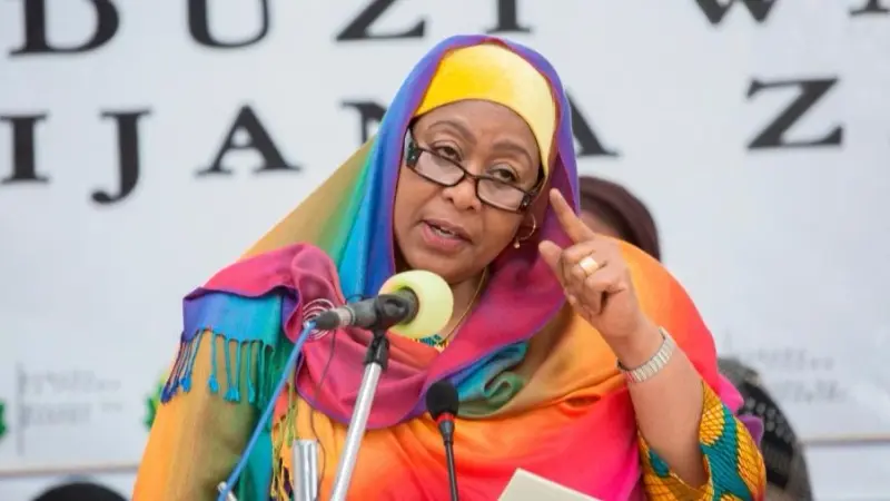 رئيسة تنزانيا تقلّص حجم موكبها الرسمي لترشيد استهلاك الوقود