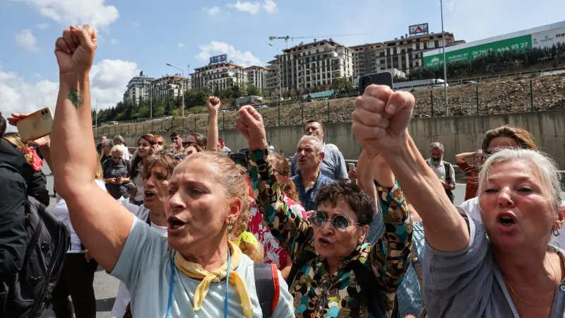 تظاهرات تركيا تتصاعد احتجاجا على إجراءات الشرطة وقرارات المحكمة