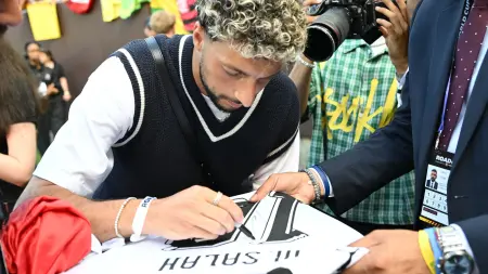 related_news_inside_blogsفيديو - وسام أبو علي يفاجئ لاعبي منتخب مصر ويوجه رسالة لجماهير الأهلي على هامش مباراة البرازيل