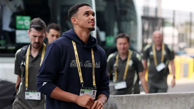 توخيل يستبعد ترينت ألكسندر أرنولد من قائمة منتخب إنجلترا