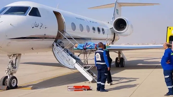 طائرة سعودية تنفذ عملية إخلاء طبي لعدد من مواطنيها بحالات حرجة من القاهرة