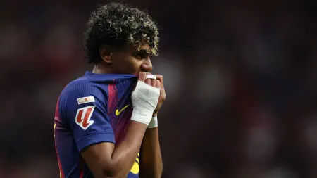 related_news_inside_blogsفيديو - هانزي فليك يكشف حقيقة الخلاف مع لامين يامال