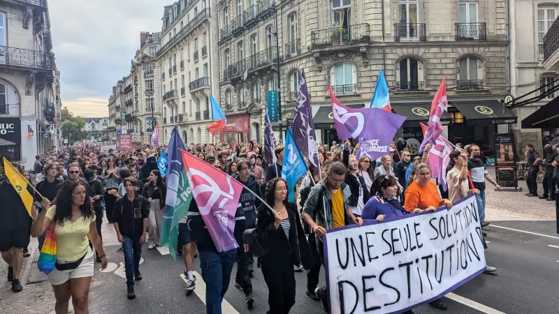 فيديو - الآلاف يحتجون في فرنسا على اختيار بارنييه رئيسا للوزراء