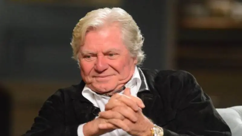 فيديو - سبب خلاف محمود قابيل وحسين فهمي.. ما علاقة ميرفت أمين؟