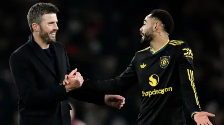 related_news_inside_blogsكاريك يرفض الحديث عن مستقبله مع مانشستر يونايتد بعد اجتياز أرسنال