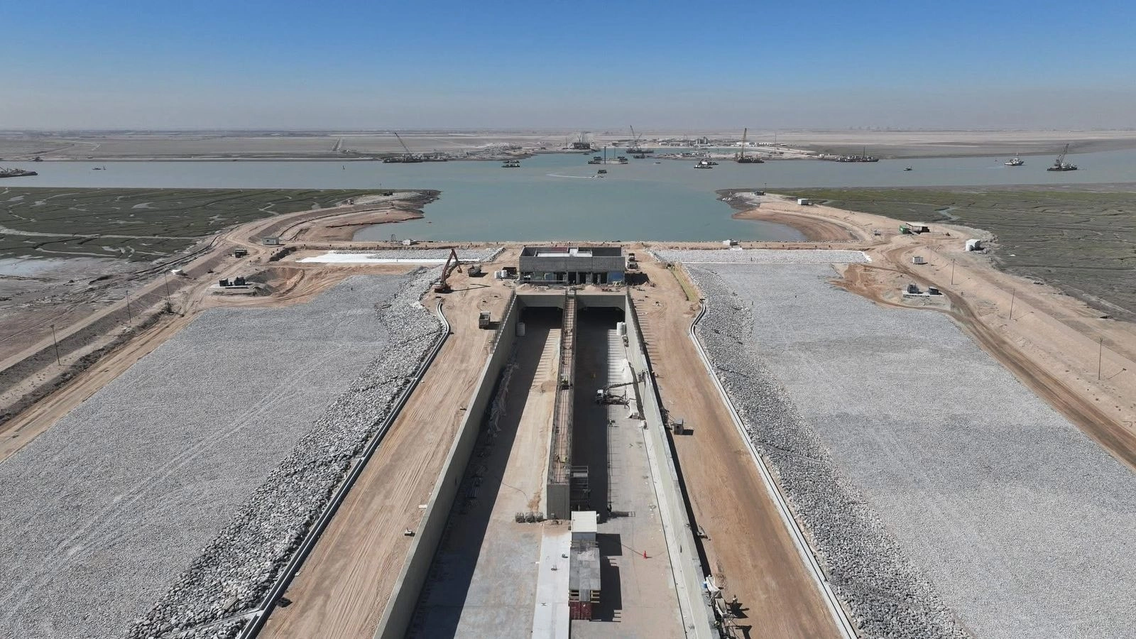 افتتح قبل أيام.. إليكم تفاصيل النفق المغمور في العراق 