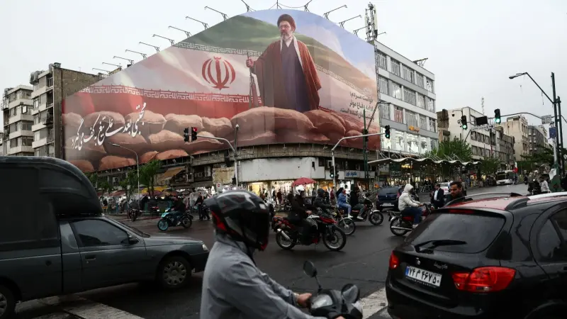 "أكسيوس": إيران تعرض فتح مضيق هرمز مقابل تأجيل الملف النووي