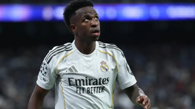 الدوري السعودي يعود لصفقة فينيسيوس.. الأهلي يجهز عرضا خياليا