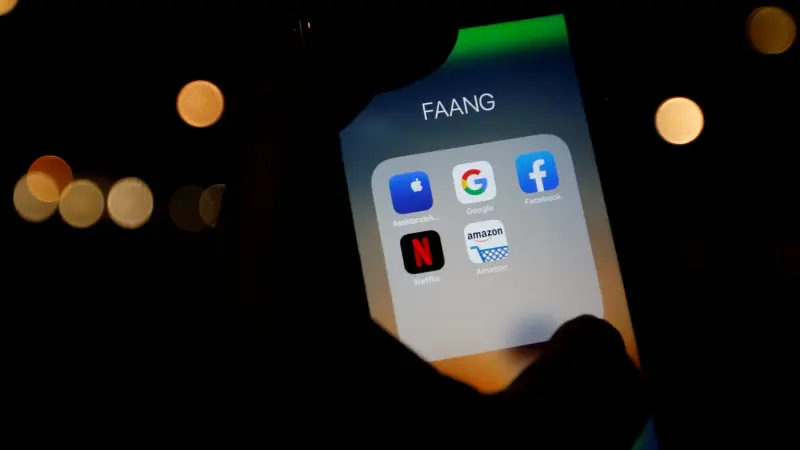 دراسة صادمة.. إدمان "السوشال ميديا" أخطر من الكحوليات