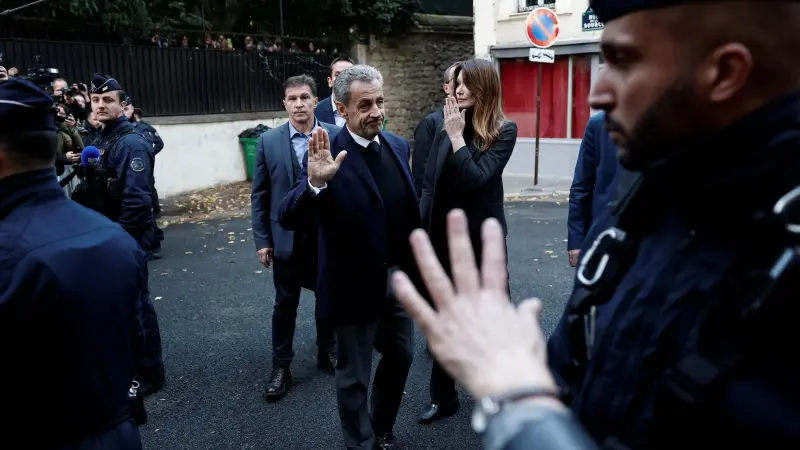 أول رئيس فرنسي يٌسجن.. من هو ساركوزي؟