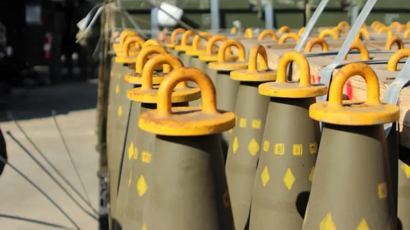 أوكرانيا تؤكد عزمها استخدام الذخائر العنقودية