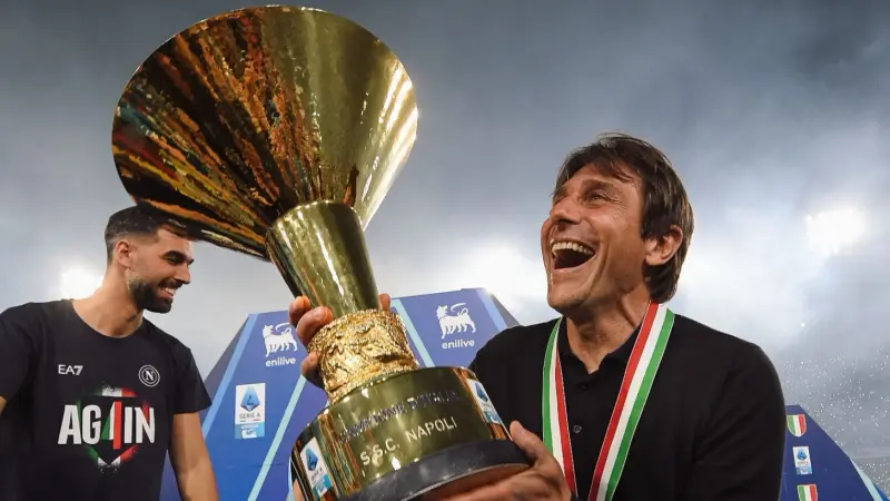 رغم تحقيق الكالتشيو.. كونتي في طريقه للرحيل عن نابولي