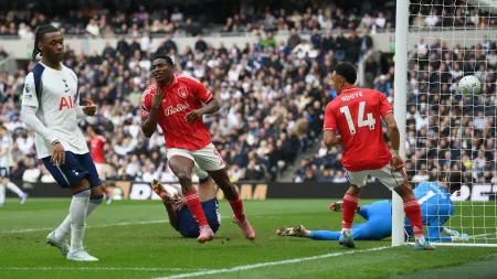 related_news_inside_blogsالدوري الإنجليزي - توتنهام ووست هام يواصلان السقوط أمام نوتنغهام وأستون فيلا