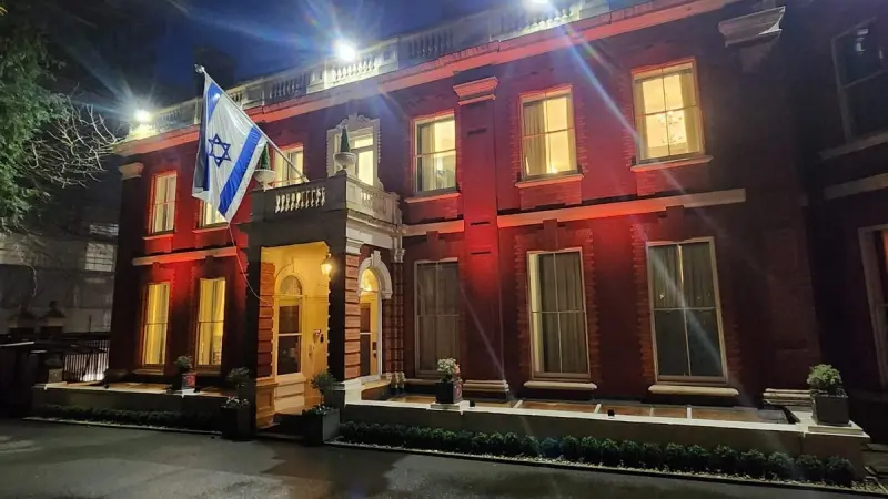 "واقعة أمنية" قرب سفارة إسرائيل في لندن.. ما التفاصيل؟