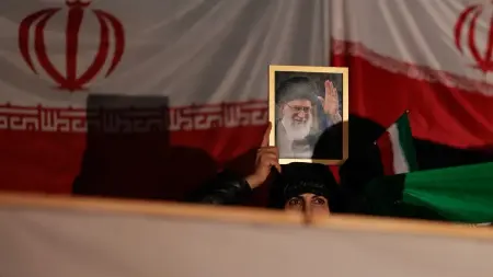 related_news_inside_blogsمن الخط الأحمر إلى تصفية المرشد.. كيف أعاد ترامب حساباته تجاه إيران؟