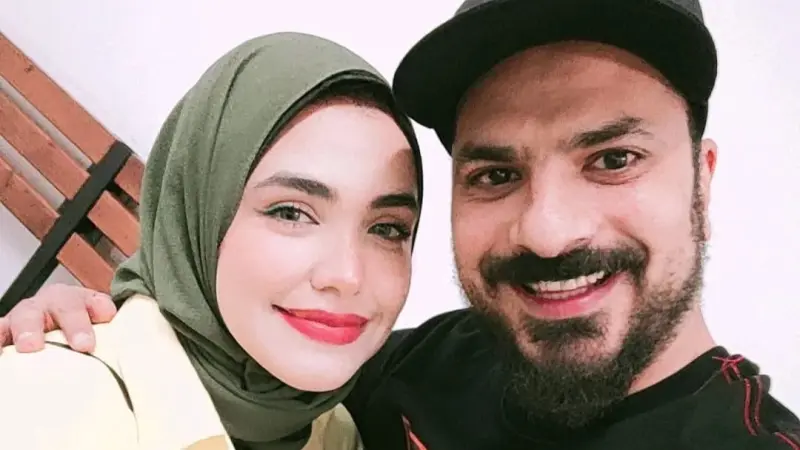 من هي سارة ربيع زوجة مصطفى أبو سريع؟ طلاق بالثلاثة يشعل الوسط الفني