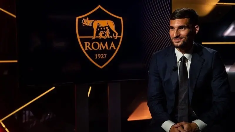 جمال بلماضي يعدد مزايا استدعاء حسام عوار بعد انضمامه لروما