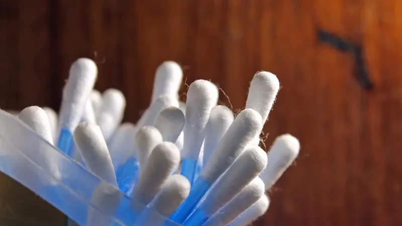 بسبب أعواد القطن.. فنانة مصرية تُصاب بوعكة صحية خطيرة