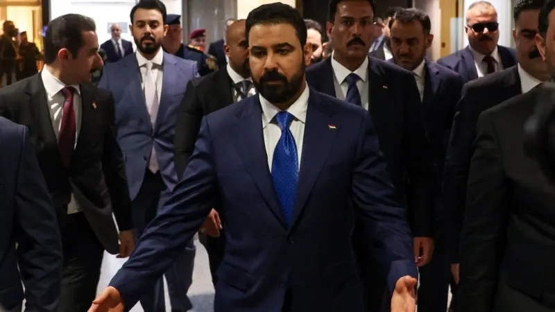 البرلمان العراقي يمنح الثقة لحكومة رئيس الوزراء علي الزيدي
