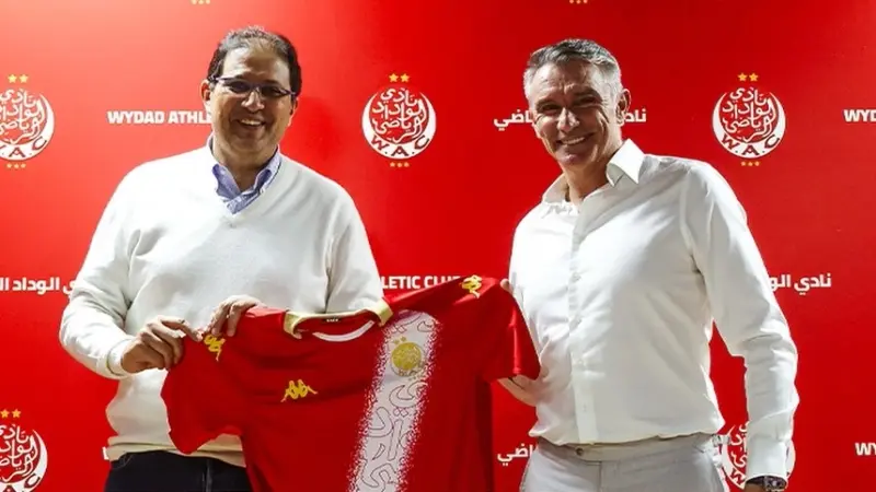 بعد الإعلان الرسمي.. تفاصيل تعاقد الوداد الرياضي مع المدرب الجديد باتريس كارتيرون