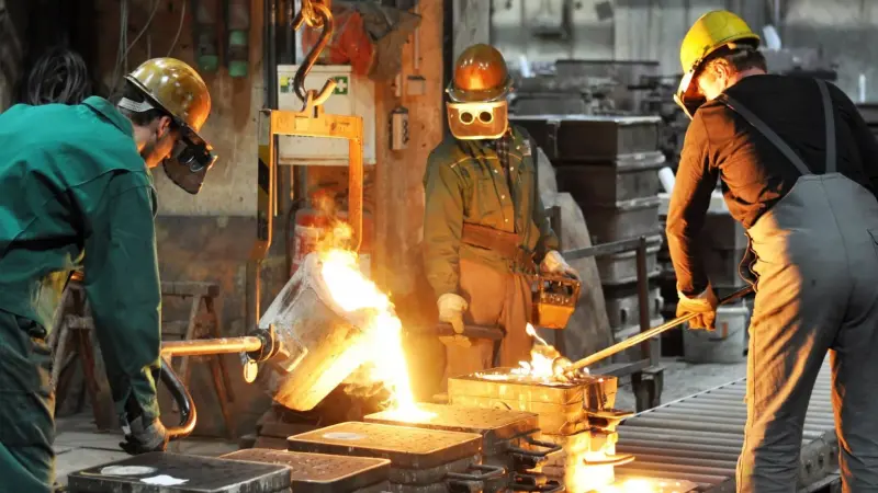 أسعار الحديد والأسمنت اليوم الخميس 19 ديسمبر 2024 بمصر.. استقرار الحديد وقفزة الأسمنت