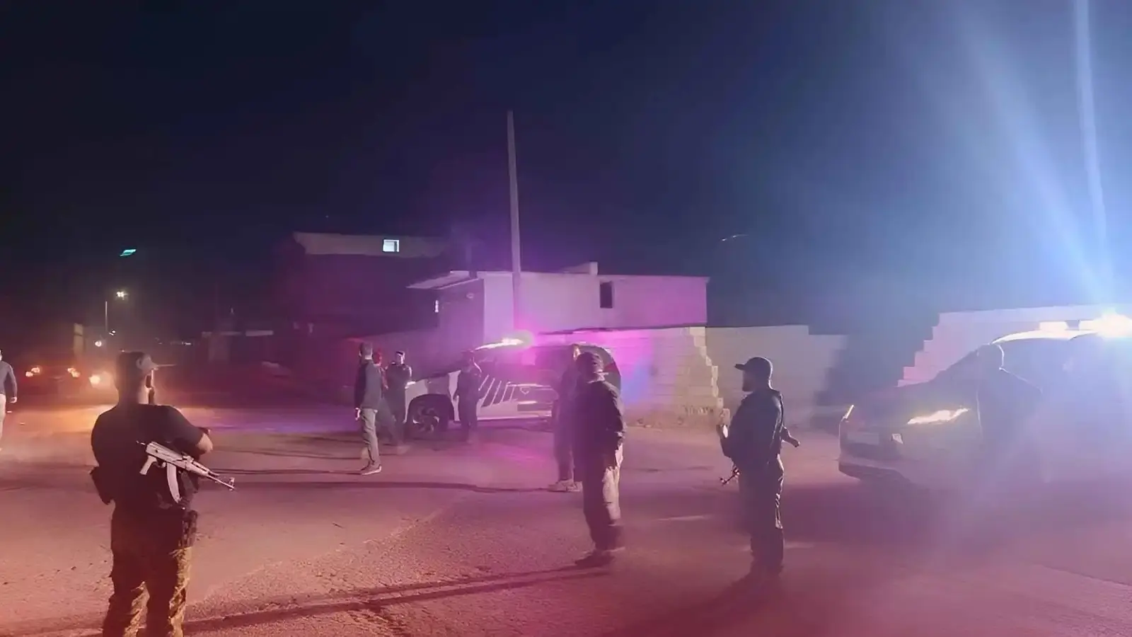 وقوع انفجار في أحد مواقع الجيش العربي السوري بمحيط بلدة العيس جنوب حلب وقوع انفجار في أحد مواقع الجيش العربي السوري بمحيط بلدة العيس جنوب حلب