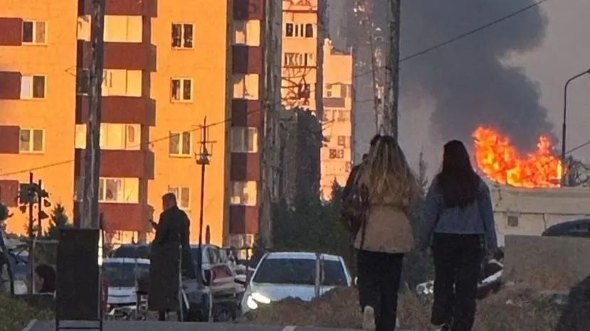 هجوم أوكراني بمسيرة أشعل حريقا في منشأة صناعية روسية (إكس) هجوم أوكراني بمسيرة أشعل حريقا في منشأة صناعية روسية (إكس)