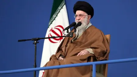 related_news_inside_blogsترامب يحذّر خامنئي.. وإيران تؤكد أنها على أهبة الاستعداد للرد على أي هجوم