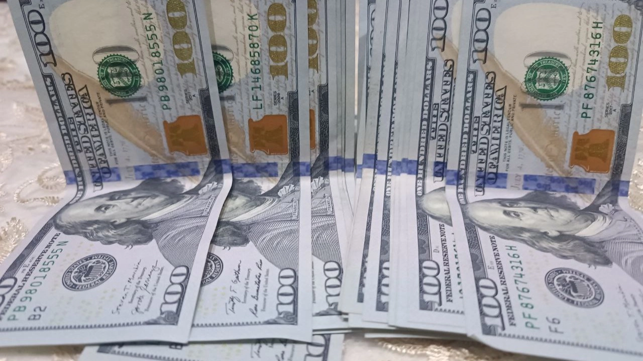 سعر الدولار في العراق اليوم الثلاثاء 16/12/2025 مقابل الدينار العراقي.. حركة متواضعة 