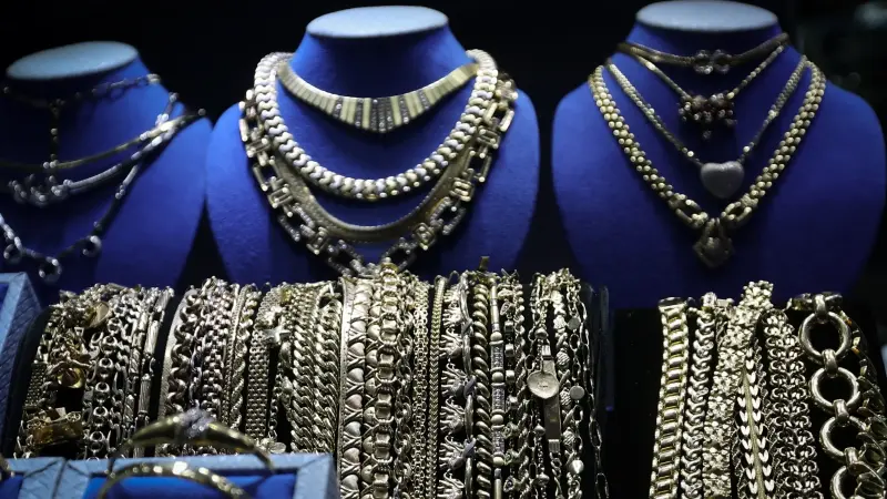 سعر مثقال الذهب في العراق اليوم الخميس 2/4/2026.. هبوط جماعي