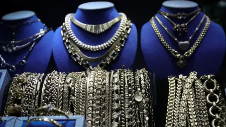 related_news_inside_blogsسعر مثقال الذهب في العراق اليوم الخميس 2/4/2026.. هبوط جماعي