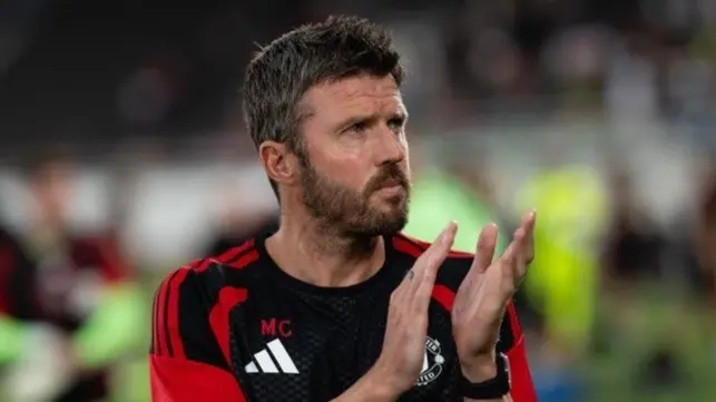 مايكل كاريك يقود مانشستر يونايتد في أول موسم كامل (إكس) مايكل كاريك يقود مانشستر يونايتد في أول موسم كامل (إكس)