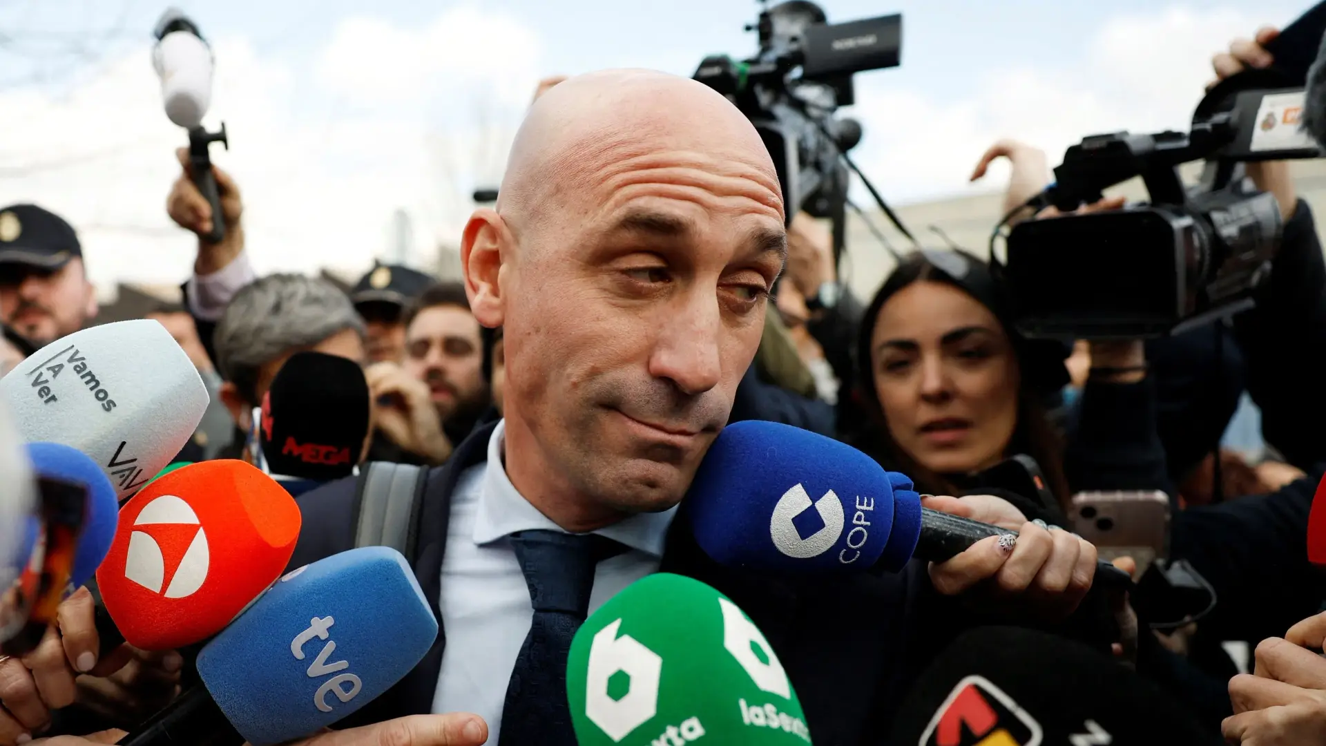 روبياليس يعزز الدور الكبير للمغرب من أجل فوز الملف الثلاثي بتنظيم المونديال 2030 (رويترز) روبياليس يعزز الدور الكبير للمغرب من أجل فوز الملف الثلاثي بتنظيم المونديال 2030 (رويترز)