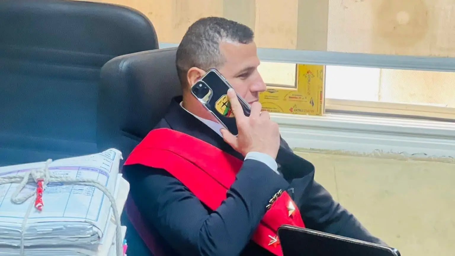 عاطل ينتحل صفة قاض في مصر (إكس) عاطل ينتحل صفة قاض في مصر (إكس)
