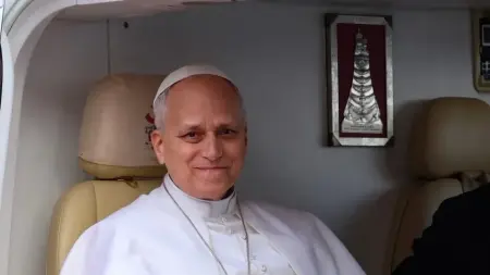 related_news_inside_blogsبابا الفاتيكان في نداء الفصح: أوقفوا حرب إيران