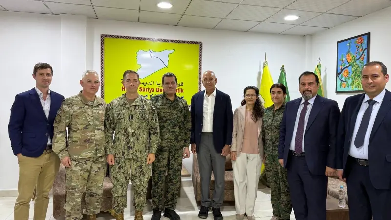 توم برّاك يلتقي قائد "قسد" في الحسكة.. ماذا قال؟