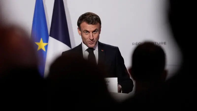 قوة ماكرون تتضاءل في فرنسا.. ومخاوف من صعود اليمين