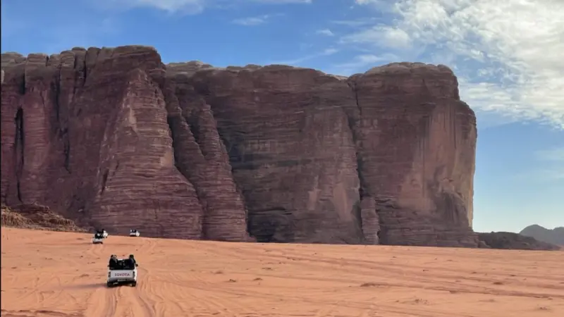 صور - اكتشاف أول نيزك قمري في الأردن والشرق الأوسط