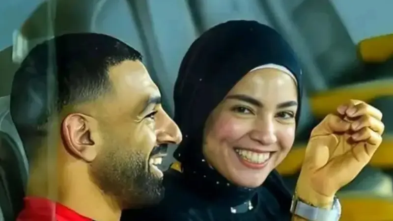 أكبر منه.. مفاجأة حول سن ماغي زوجة محمد صلاح تكشفها الوثائق البريطانية