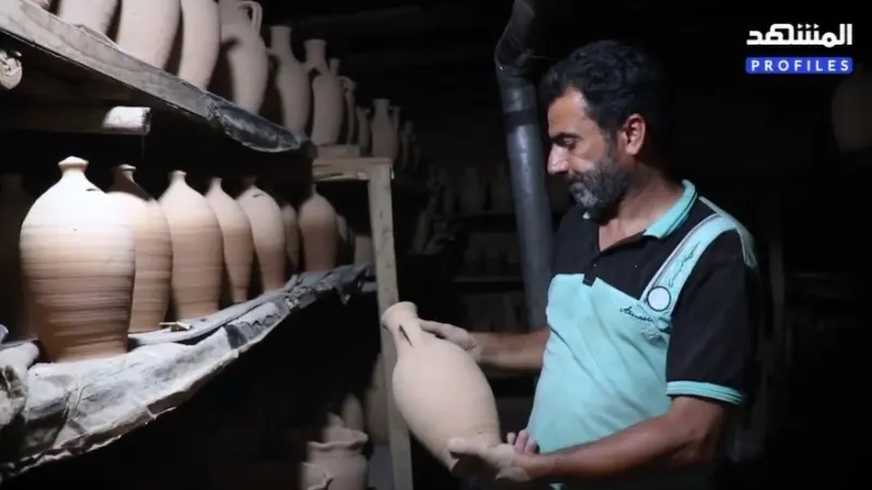 المشهد بروفايل - شاب سوري يبدع في صناعة الفخار
