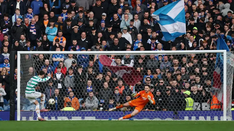 اعتقال 9 أشخاص بعد فوضى ديربي اسكتلندا بين سيلتك ورينجرز