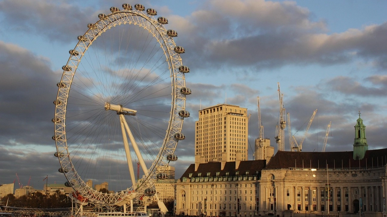 عاصمة الضباب تودّع غيومها.. شمس غير مسبوقة في 2025 