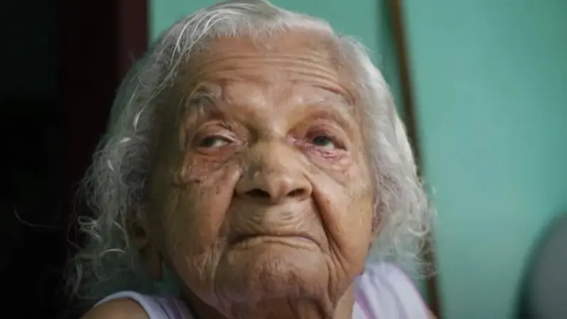 برازيلية تبلغ 119 عاما تقول إنها الأكبر في العالم